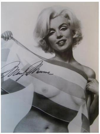 Marilyn-Monroe-Breasts-01